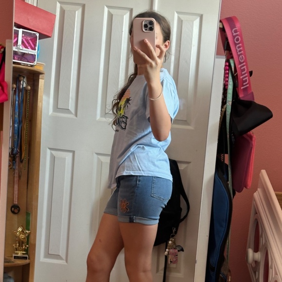 Cute summery shorts from kohls - Picture 2 of 3